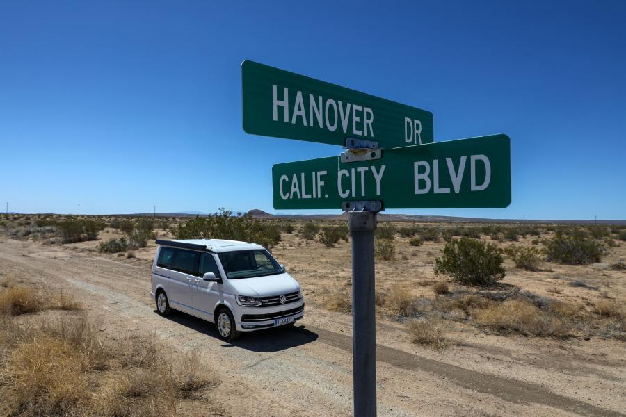  Volkswagen California Ocean Red (T6) 2016 года  (фото 21 из 33)